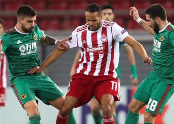 Ολυμπιακός- Γουλβς 1-1: Άντεξε με δέκα παίκτες και ελπίζει για πρόκριση ο Ολυμπιακός