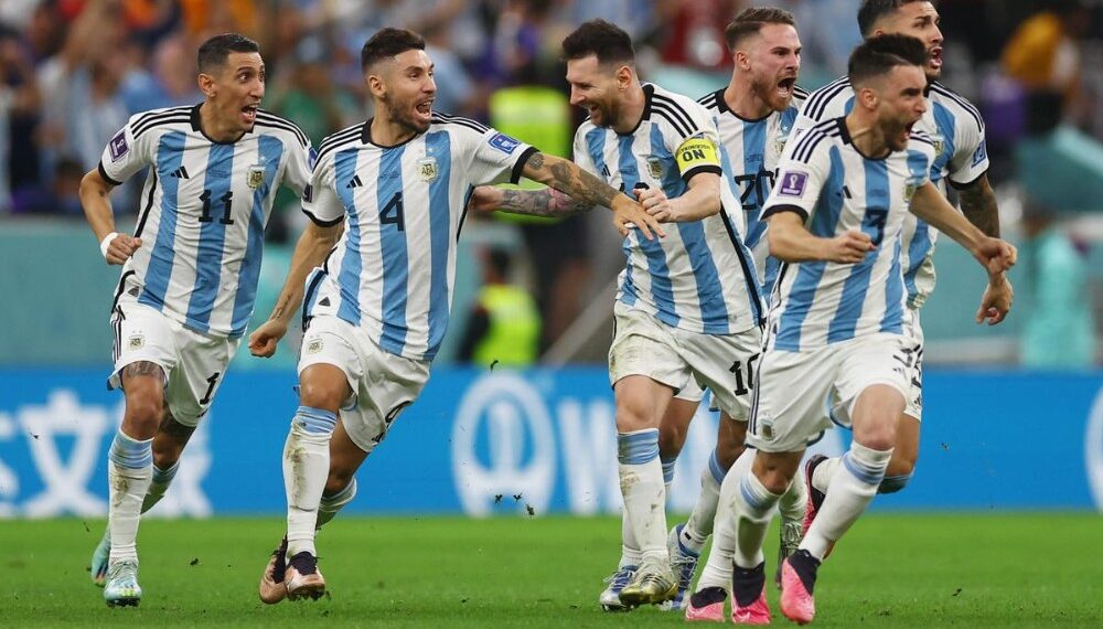 Αργεντινή – Ολλανδία 2-2 κ.δ. (4-3 πεν.) :Με ηγέτη τον Μέσι και ήρωα τον Μαρτίνεζ στα ημιτελικά η «αλμπισελέστε» (vid)